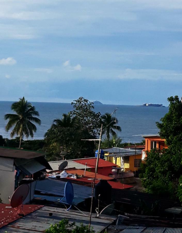 Meanwhile In Veracruz Exterior foto